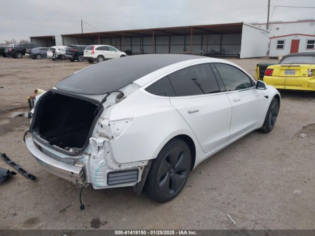 2019 TESLA MODEL 3 5YJ3E1EB2KF388108 Photo 3
