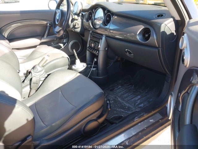2005 MINI COOPER WMWRC33515TK62944 Photo 4