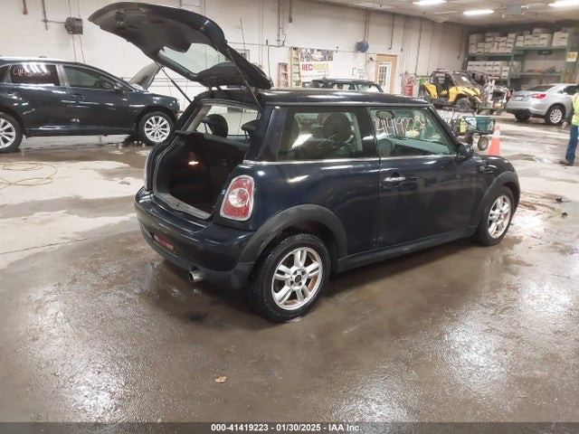 2012 MINI COOPER WMWSU3C54CT543292 Photo 3