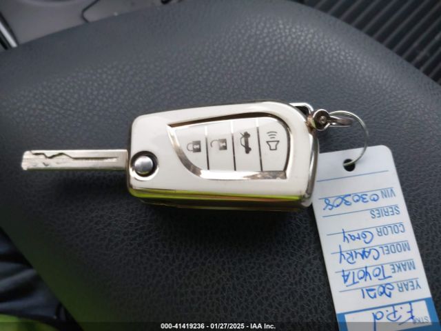 4T1G11BK8MU030308 Toyota Camry Se Awd