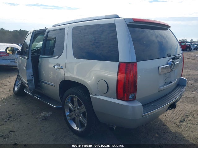 2010 CADILLAC ESCALADE 1GYUCAEF9AR180758 Photo 2