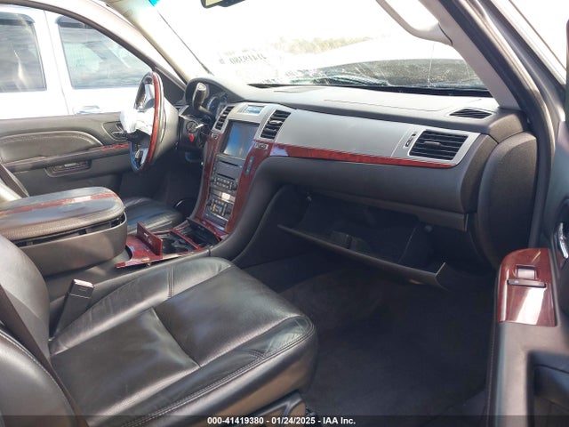2010 CADILLAC ESCALADE 1GYUCAEF9AR180758 Photo 4