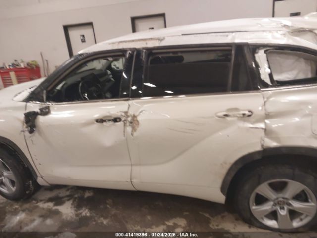 5TDZZRAH9MS523624 Toyota Highlander Le