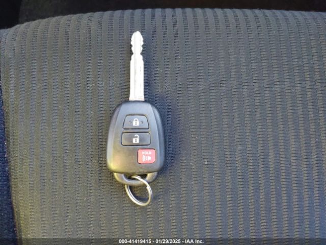 2T3RFREV7FW253142 Toyota Rav4 Xle