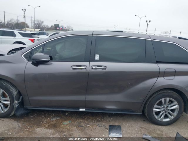 5TDZRKEC7NS102931 Toyota Sienna Limited