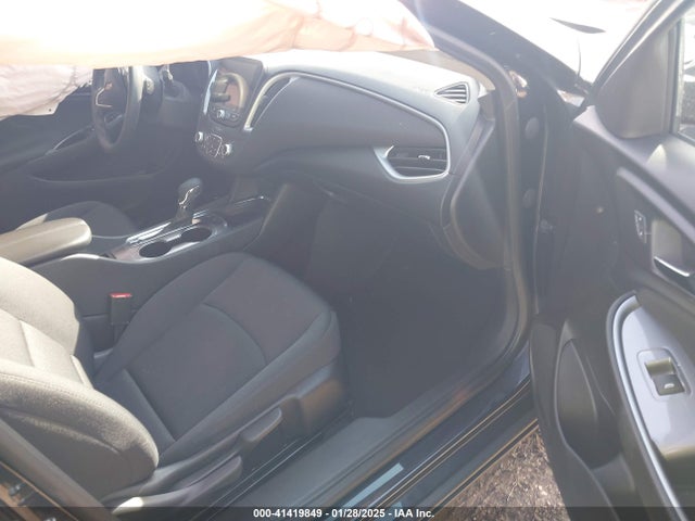 1G1ZD5STXPF188171 Chevrolet Malibu Fwd 1lt