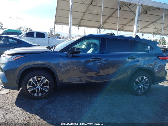 Toyota Highlander Xle 2020 5TDGZRAH8LS028367 Image 13