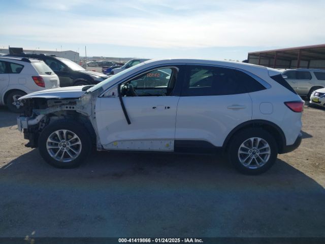 1FMCU9G61LUA11971 Ford ESCAPE SE