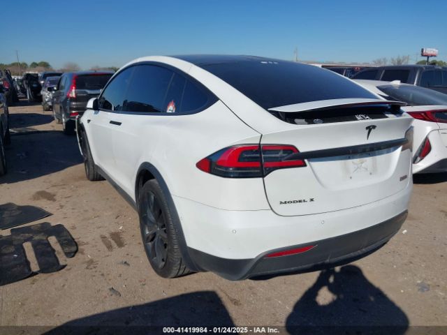 2018 TESLA MODEL X 5YJXCAE45JF142953 Photo 2