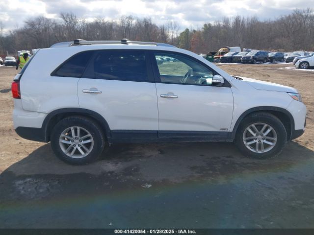 5XYKTDA6XFG557690 KIA SORENTO LX
