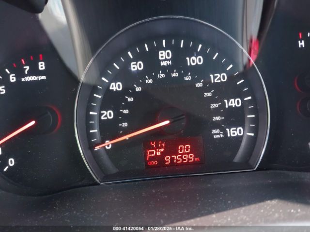 5XYKTDA6XFG557690 KIA SORENTO LX