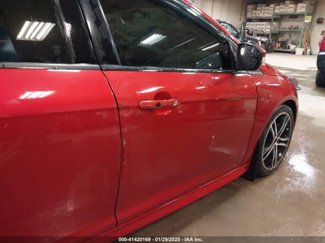1FADP3L99JL306466 Ford FOCUS ST