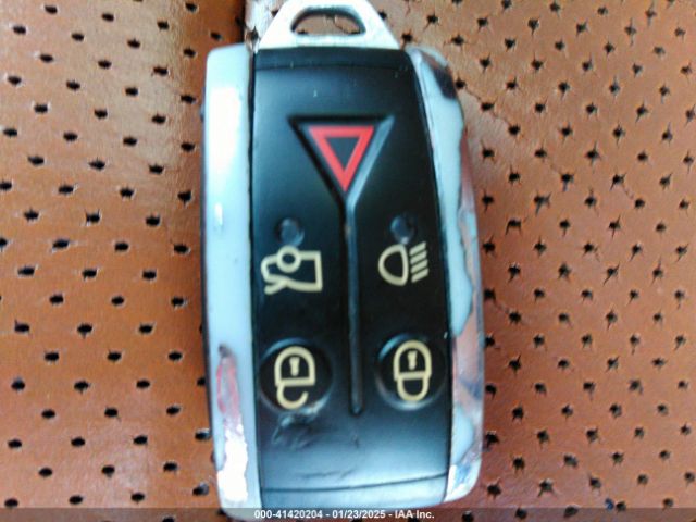 2012 JAGUAR XF SAJWA0HBXCLS22773 Photo 10
