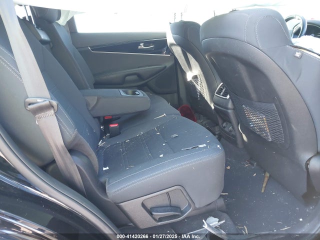 5XYPGDA36KG520937 KIA Sorento 2.4l Lx