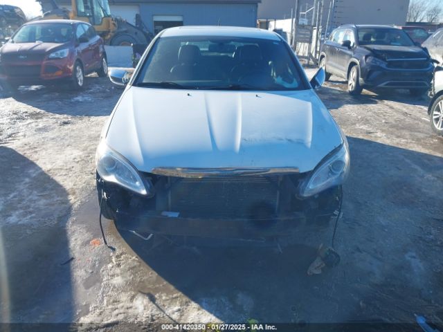 1C3CCBCG0EN135616 Chrysler 200 Limited