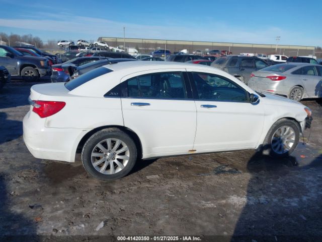 1C3CCBCG0EN135616 Chrysler 200 Limited
