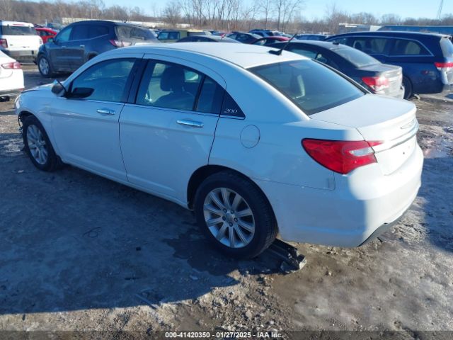 1C3CCBCG0EN135616 Chrysler 200 Limited