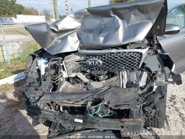 5XYPG4A39JG385841 KIA Sorento 2.4l L