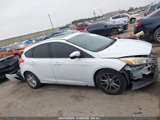 Ford FOCUS SE 2016 1FADP3K22GL297882 Image 14