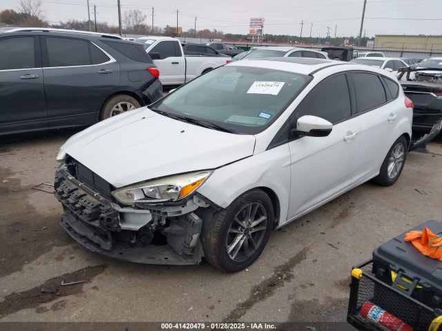 Ford FOCUS SE 2016 1FADP3K22GL297882 Image 2