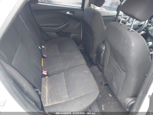 Ford FOCUS SE 2016 1FADP3K22GL297882 Image 8