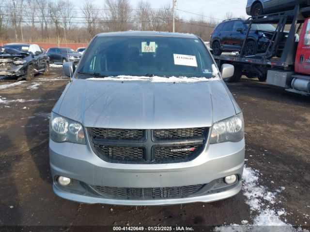2C4RDGBG7JR215400 Dodge Grand Caravan Se Plus
