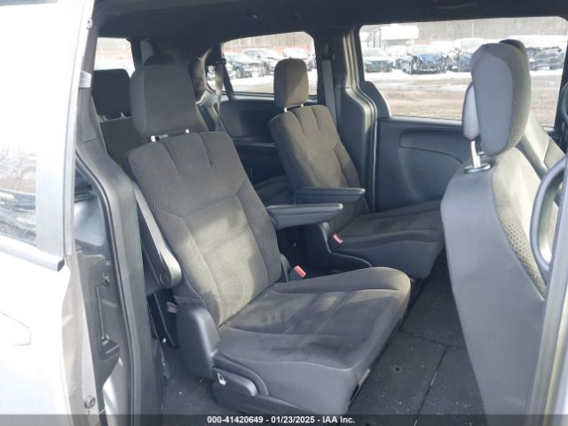 2C4RDGBG7JR215400 Dodge Grand Caravan Se Plus