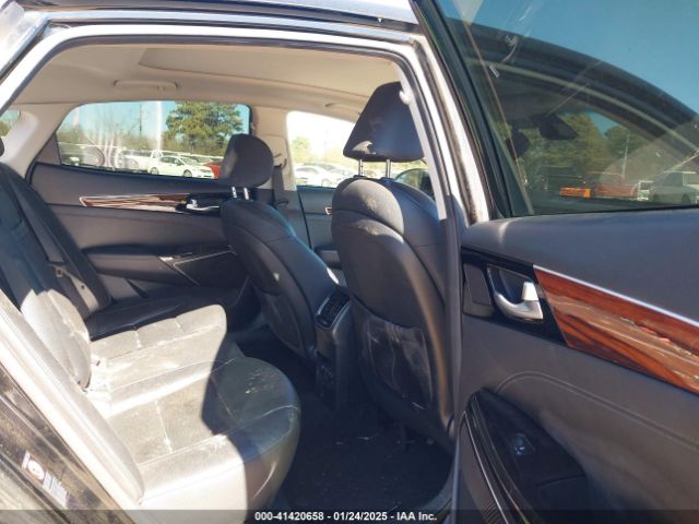 KNALC4J19K5171500 KIA Cadenza Technology