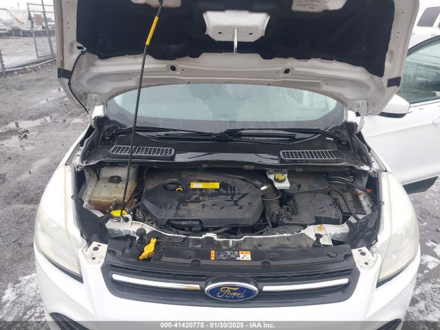 1FMCU0GX5GUC67878 Ford ESCAPE SE