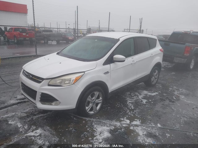 1FMCU0GX5GUC67878 Ford ESCAPE SE