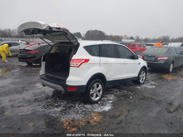 1FMCU0GX5GUC67878 Ford ESCAPE SE