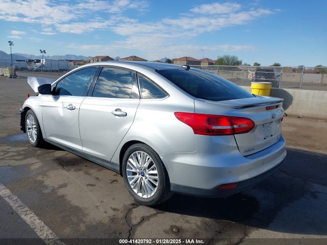 Ford Focus Titanium 2015 1FADP3J20FL358162 Image 3