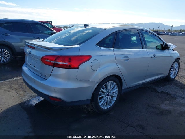 Ford Focus Titanium 2015 1FADP3J20FL358162 Image 4