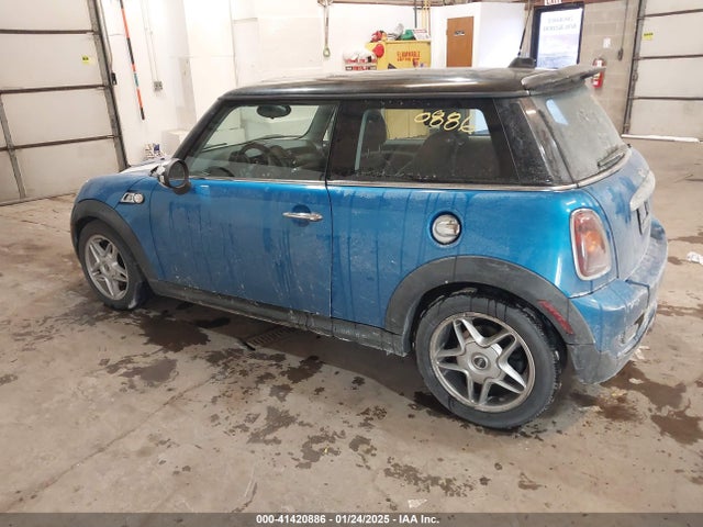 2009 MINI COOPER S WMWMF73509TW84251 Photo 2