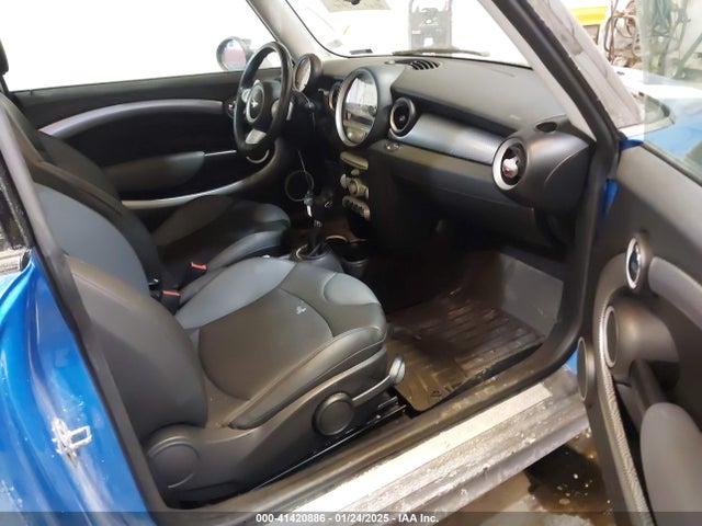 2009 MINI COOPER S WMWMF73509TW84251 Photo 4