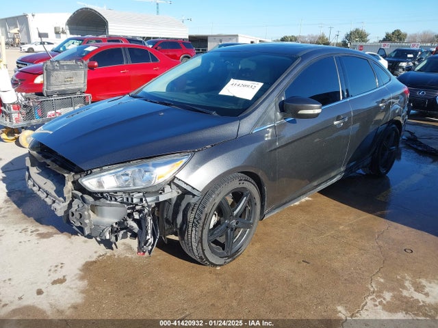 Ford Focus Titanium 2018 1FADP3J20JL314378 Image 2
