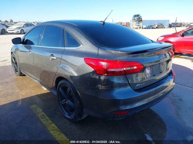 Ford Focus Titanium 2018 1FADP3J20JL314378 Image 3