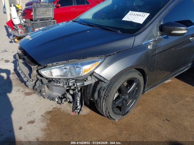Ford Focus Titanium 2018 1FADP3J20JL314378 Image 6