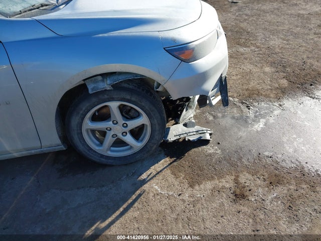 1G1ZB5ST1JF228067 Chevrolet Malibu 1ls