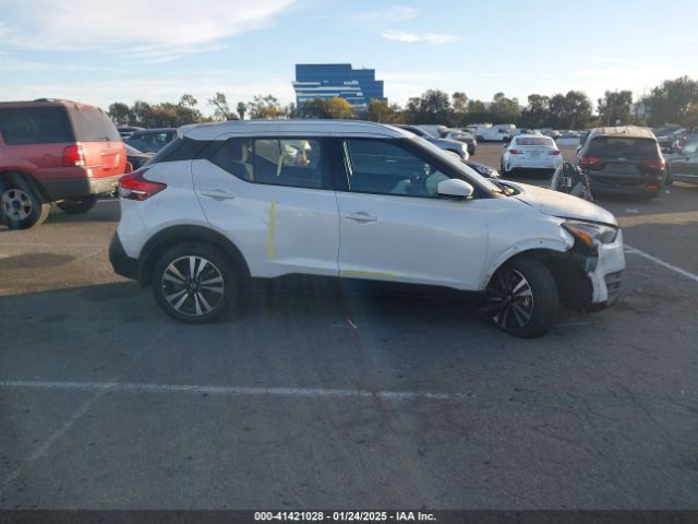 3N1CP5CU7KL559218 Nissan KICKS SV