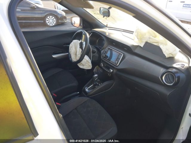 3N1CP5CU7KL559218 Nissan KICKS SV