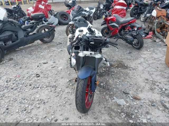 2024 SUZUKI GSX-R600 JS1GN7FA4R7101307 Photo 4