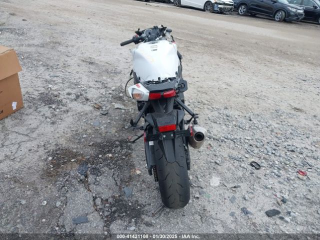 2024 SUZUKI GSX-R600 JS1GN7FA4R7101307 Photo 5