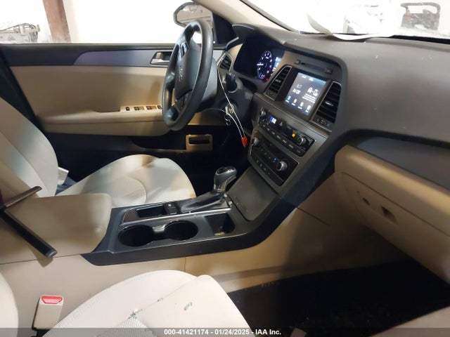 5NPE24AFXHH552596 Hyundai SONATA SE