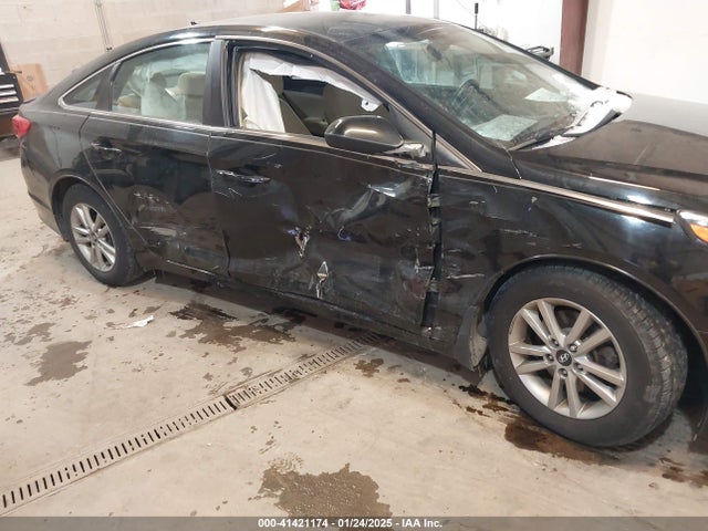 5NPE24AFXHH552596 Hyundai SONATA SE
