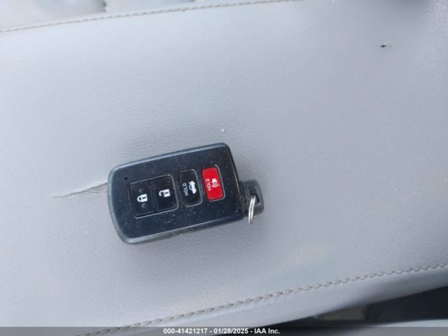 4T1BD1FK2HU227041 Toyota Camry Hybrid Xle