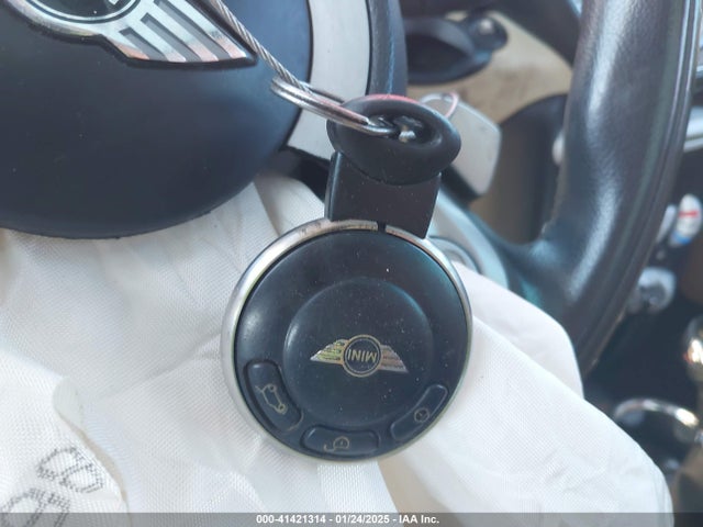 2008 MINI COOPER S WMWMF73518TV39007 Photo 10