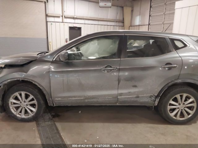 JN1BJ1CR3HW138200 Nissan Rogue Sport S