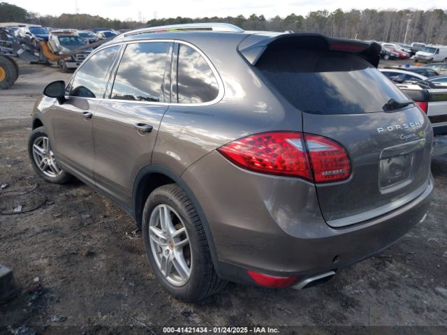 2014 PORSCHE CAYENNE WP1AA2A25ELA05146 Photo 2