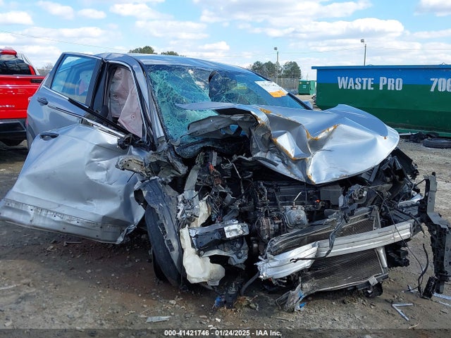 2HKRW6H38HH206642 Honda CR-V LX
